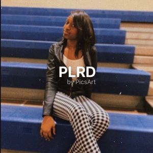 Meet your Posher, Kamari